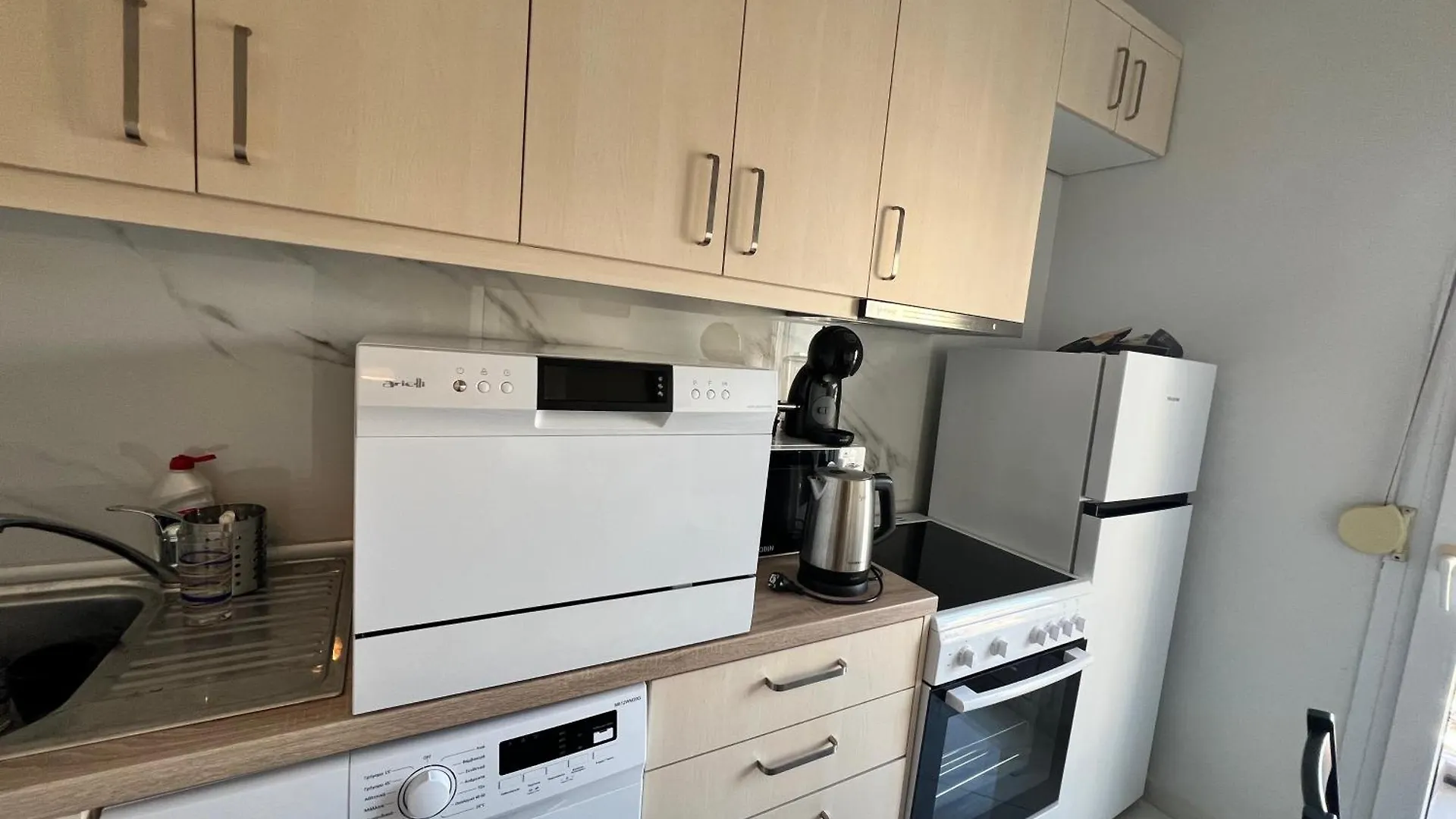 White Luxury Apartment 塞萨洛尼基